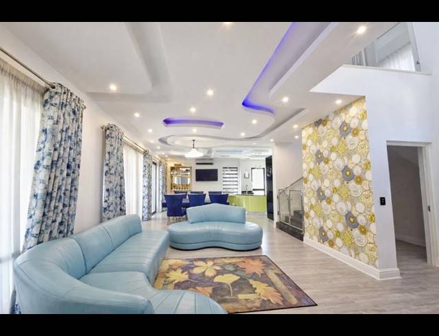 3 BEDROOM TOWNHOUSE FOR SALE IN IZINGA ESTATE